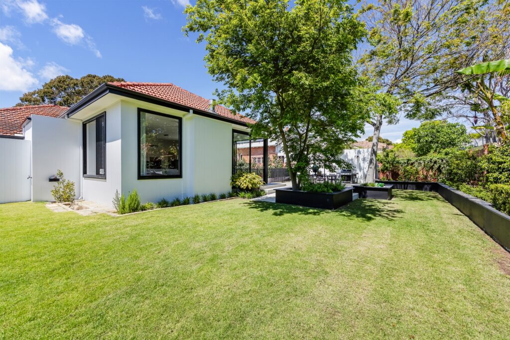 17 Kinninmont Ave, Nedlands-35 (web)